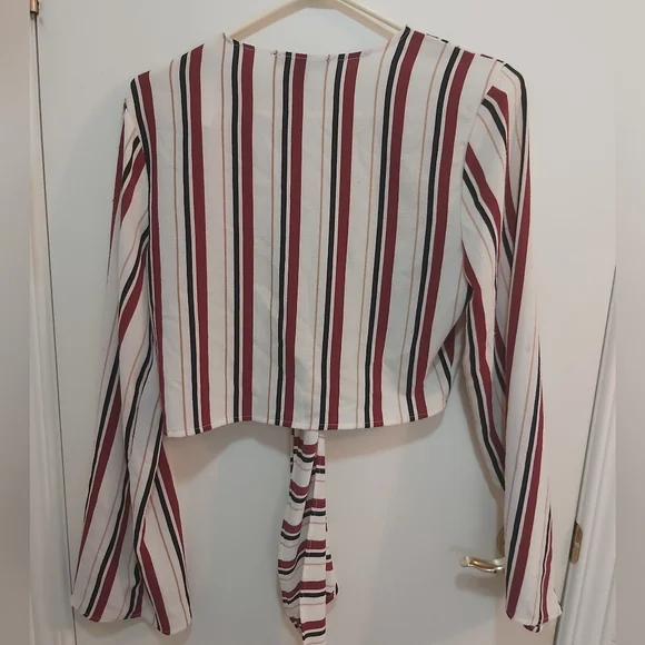 Revamped Premium Collection Striped Longsleeved Tied Top Size Large (L) - Picture 6 of 7